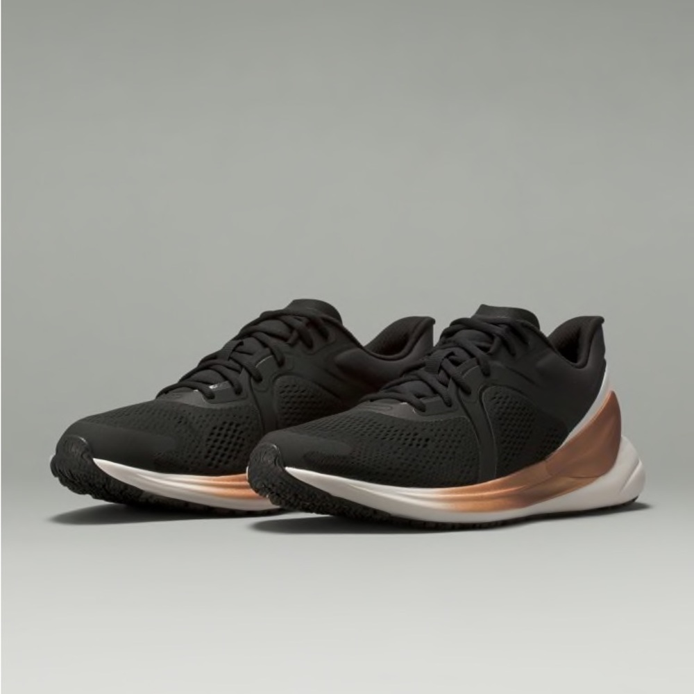 Lululemon Blissfeel Womens Running Shoe
Black / Rose Gold / Alpine White size 8